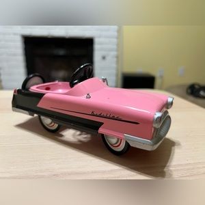 Kiddie Car Classics 19cm Long QHX9094 - 1956 Garton Kidillac Hallmark - Pink